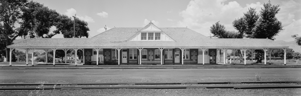 Free model Railroad plans Union Pacific Railroad Passenger Depot in Logan, Utah