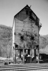 Free model railroad plans, Chesapeake & Ohio, coaling tower, steam era, trackside, building, photo north
